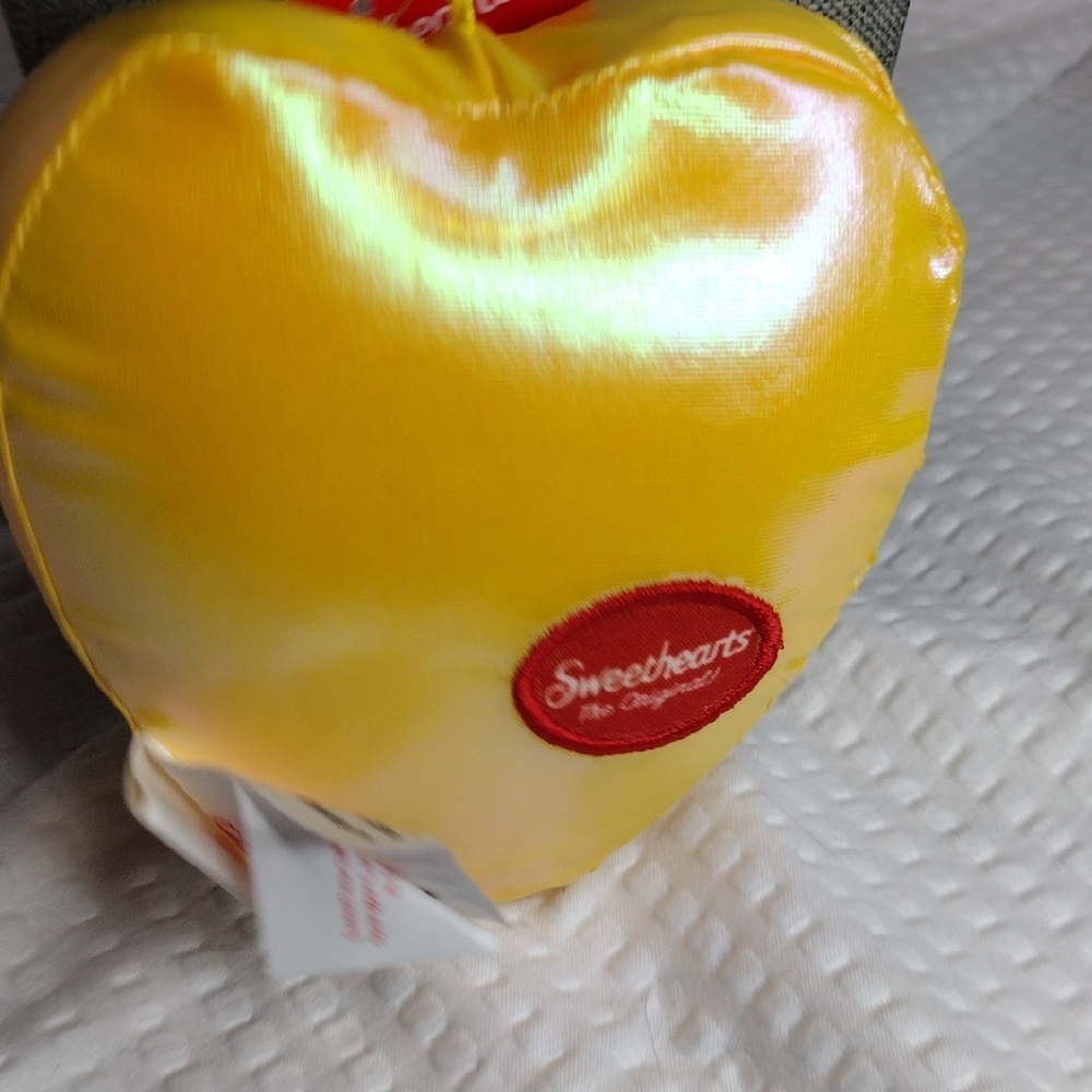 Sweehearts Heart-Shaped Honey Bun Bag Charm - Picture 4 of 5